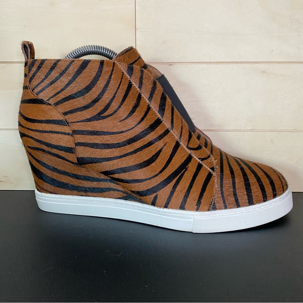 Paolo Women’s Tan & Black Zebra Stripe Wedge Sneaker - Picture 1 of 12